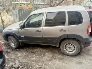 2017 Chevrolet Niva I Рестайлинг, серый, 555000 рублей, вид 3