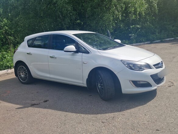 2013 Opel Astra J Рестайлинг, белый, 760000 рублей - вид 5