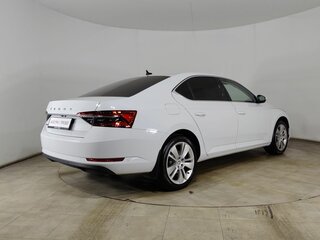 2019 Skoda Superb III Рестайлинг, белый, 2830000 рублей, вид 5