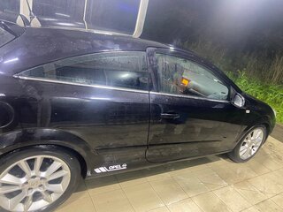 2007 Opel Astra GTC H Рестайлинг, чёрный, 350000 рублей, вид 3