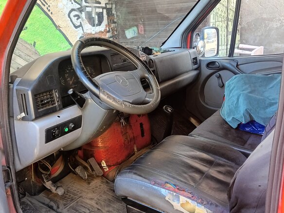 1997 Mercedes-Benz Sprinter, красный, 500000 рублей - вид 5