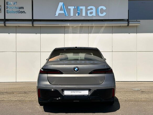 2025 BMW 7 серии 740i xDrive VII (G70), серый, 15190000 рублей - вид 8