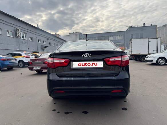 2013 Kia Rio III, чёрный, 700000 рублей - вид 4