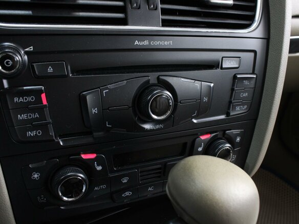 2011 Audi A4 IV (B8), серый, 950000 рублей - вид 14