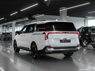 2023 Kia Carnival IV Рестайлинг, чёрный, 4989000 рублей, вид 4