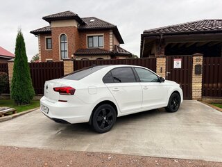 2020 Volkswagen Polo VI, белый, 1499999 рублей, вид 4