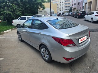 2016 Hyundai Solaris I Рестайлинг, серебристый, 800000 рублей, вид 3