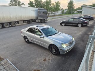 2001 Mercedes-Benz C-Класс 240 II (W203), серый, 600000 рублей, вид 3
