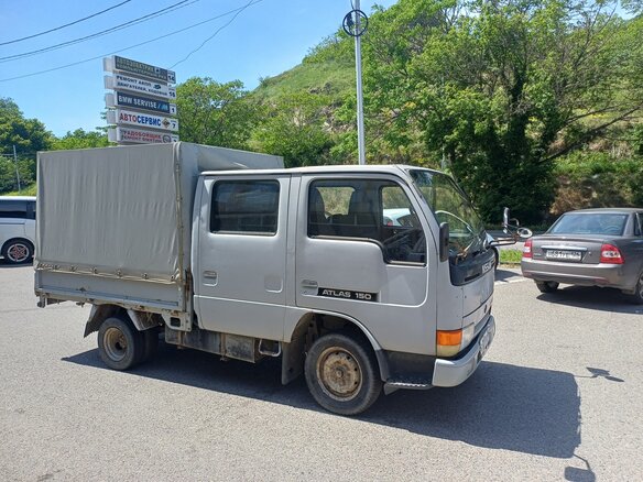 1993 Nissan Atlas, серый, 550000 рублей - вид 2