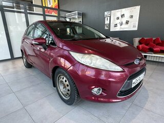 2010 Ford Fiesta Mk6, красный, 394000 рублей, вид 4