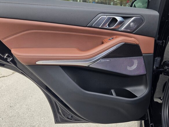 2022 BMW X5 40i IV (G05/G18), чёрный, 10810000 рублей - вид 17