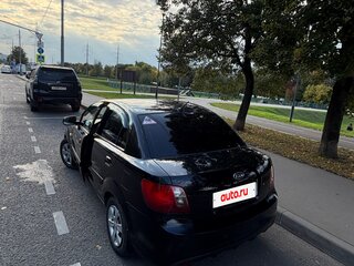 2010 Kia Rio II Рестайлинг, чёрный, 620000 рублей, вид 4