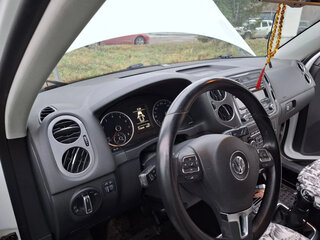 2015 Volkswagen Tiguan I Рестайлинг, белый, 1380000 рублей, вид 3