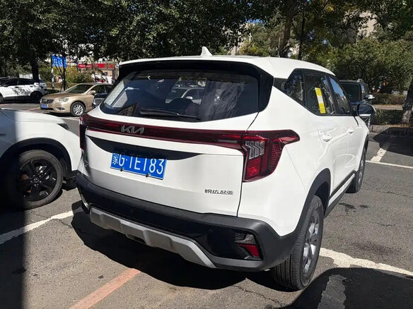 2026 Kia Seltos I Рестайлинг, белый - вид 4