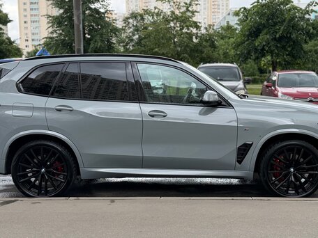 2025 BMW X5 40d IV (G05/G18) Рестайлинг, серый, 14450000 рублей, вид 4