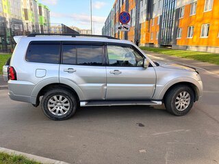 2013 Mitsubishi Pajero IV Рестайлинг 1, серебристый, 2070000 рублей, вид 3
