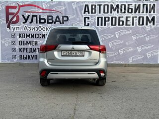 2018 Mitsubishi Outlander III Рестайлинг 3, серебристый, 1890000 рублей, вид 5