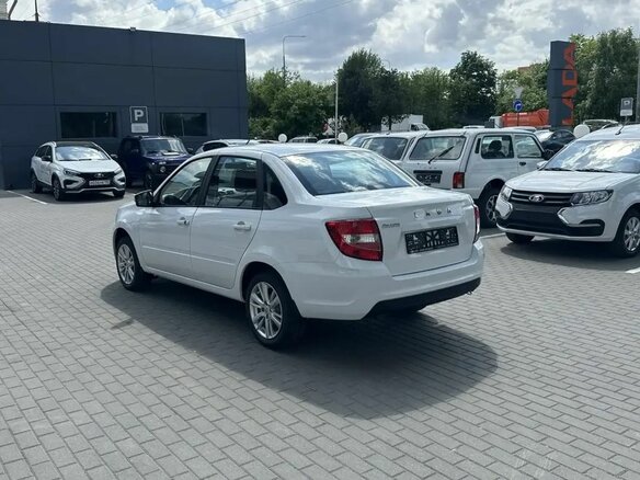 2026 Lada (ВАЗ) Granta I Рестайлинг, белый, 1089000 рублей - вид 6