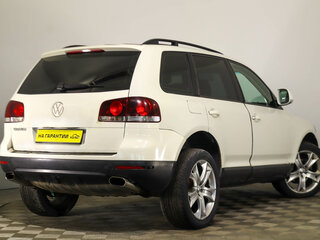 2008 Volkswagen Touareg I Рестайлинг, белый, 929000 рублей, вид 4