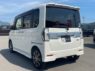 2023 Daihatsu Tanto IV Рестайлинг, белый, 899000 рублей, вид 5