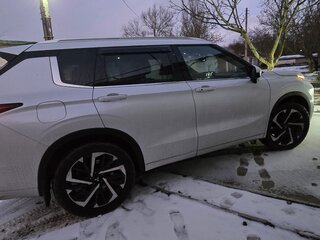 2021 Mitsubishi Outlander IV, белый, 4050000 рублей, вид 3