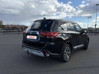 2019 Mitsubishi Outlander III Рестайлинг 3, чёрный, 1650000 рублей, вид 4