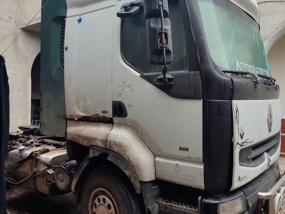 1999 Renault Premium, белый, 500000 рублей - вид 3