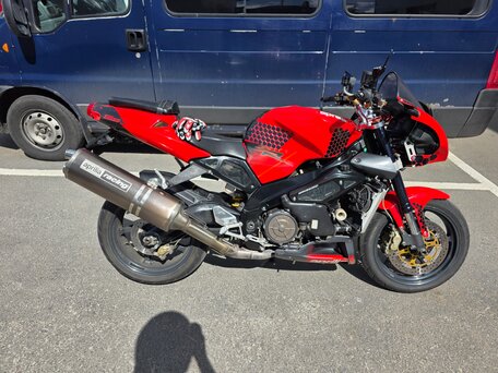 2004 Aprilia Tuono 1000, красный, 315000 рублей, вид 4