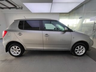 2012 Skoda Fabia II Рестайлинг, серый, 430000 рублей, вид 4