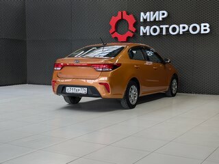 2018 Kia Rio IV, оранжевый, 1310000 рублей, вид 4