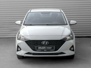 2022 Hyundai Solaris II Рестайлинг, белый, 1555000 рублей, вид 2