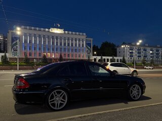 2007 Mercedes-Benz E-Класс 280 III (W211, S211) Рестайлинг, чёрный, 930000 рублей, вид 3