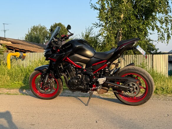 2021 Kawasaki Z 900, чёрный, 600000 рублей - вид 2