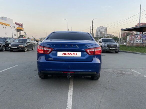 2022 Lada (ВАЗ) Vesta I, синий, 900000 рублей - вид 2