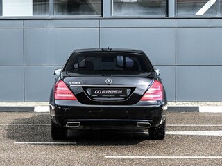 2010 Mercedes-Benz S-Класс 500 V (W221) Рестайлинг, чёрный, 1589000 рублей, вид 4