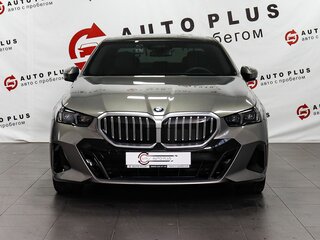 2025 BMW 5 серии 520i VIII (G60/G61/G68), серый, 6999000 рублей, вид 3