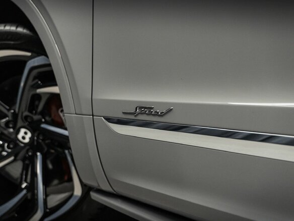 2022 Bentley Bentayga Speed I Рестайлинг, серый, 48760000 рублей - вид 17