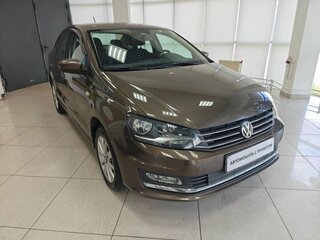 2015 Volkswagen Polo V Рестайлинг, коричневый, 835000 рублей, вид 3