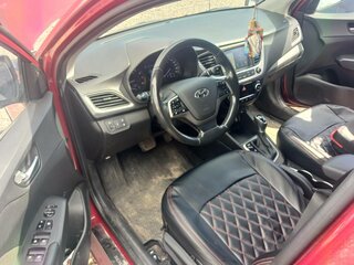 2018 Hyundai Solaris II, красный, 940000 рублей, вид 3