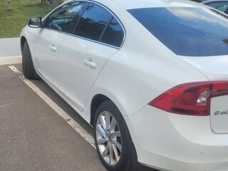 2014 Volvo S60 II Рестайлинг, белый, 1300000 рублей, вид 3