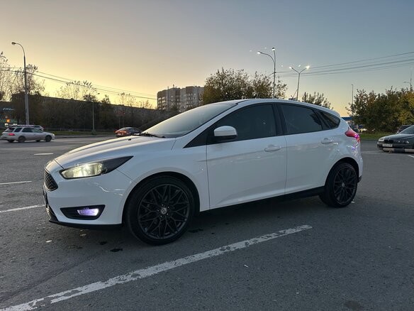 2017 Ford Focus III Рестайлинг, белый, 1300000 рублей - вид 1