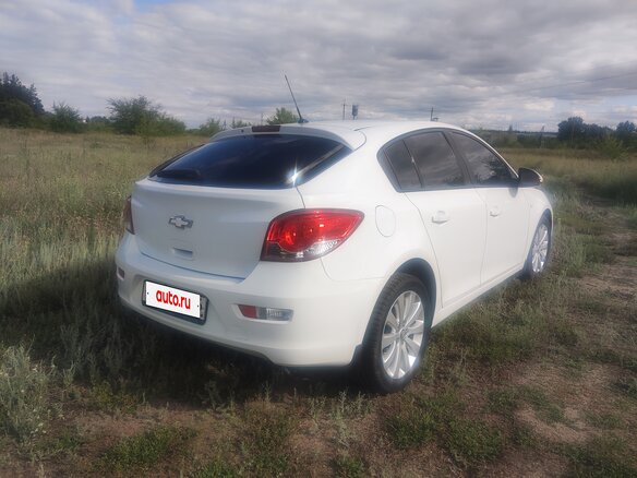 2012 Chevrolet Cruze I Рестайлинг, белый, 720000 рублей - вид 3