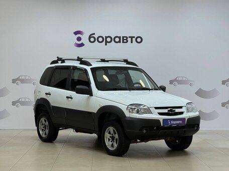 2019 Chevrolet Niva I Рестайлинг, белый, 800000 рублей, вид 3