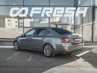 2018 Skoda Octavia III (A7) Рестайлинг, серый, 1890000 рублей, вид 2