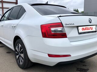 2018 Skoda Octavia III (A7) Рестайлинг, белый, 870000 рублей, вид 3