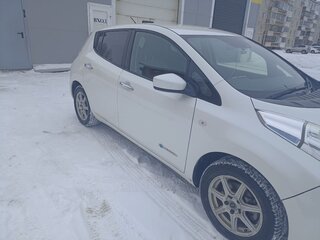 2016 Nissan Leaf 30kWh I (ZE0/AZE0), белый, 1049000 рублей, вид 3
