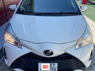 2018 Toyota Vitz III (XP130) Рестайлинг 2, белый, 1000000 рублей, вид 2