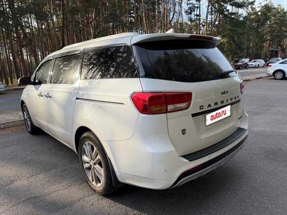 2016 Kia Carnival III, белый, 2800000 рублей - вид 5