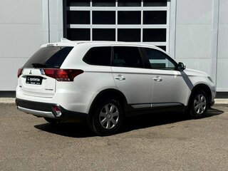 2018 Mitsubishi Outlander III Рестайлинг 3, белый, 1491000 рублей, вид 5