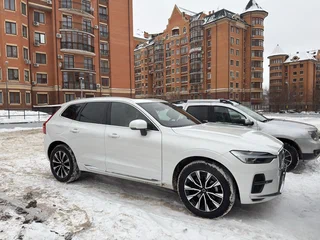 2022 Volvo XC60 II Рестайлинг, белый, 4700000 рублей, вид 3